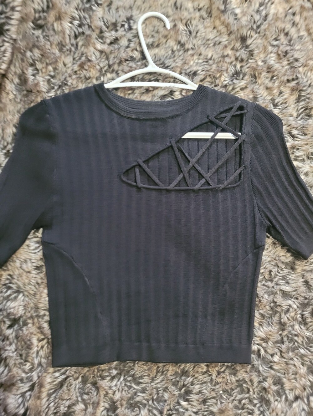 Maniere De Voir Black Lattice Cutout Crop Top - Picture 2 of 4